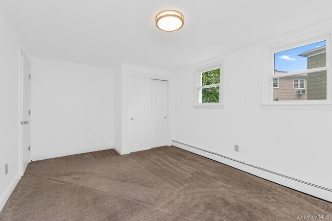 Building Photo - 2 Bryn Mawr Pl