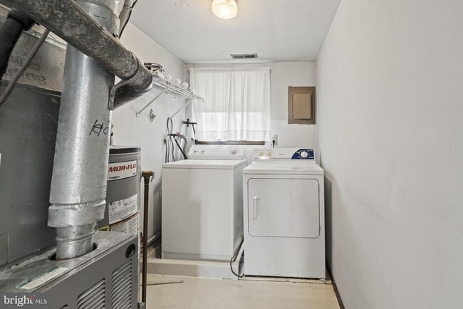 Building Photo - 8 Fanelli Ln
