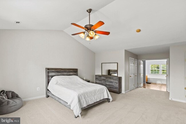 Building Photo - 45370 Barefoot Dr