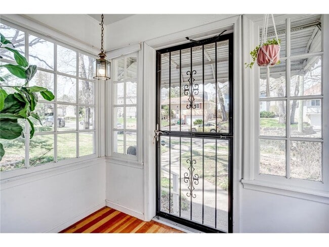 Building Photo - 3521 Girard Ave S