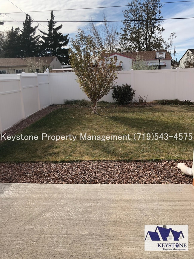 Building Photo - Stay Cool with Central Air! Two-Story Home with 3 Bedrooms/2 Bath/2 Car Garage $1,900/$1,900