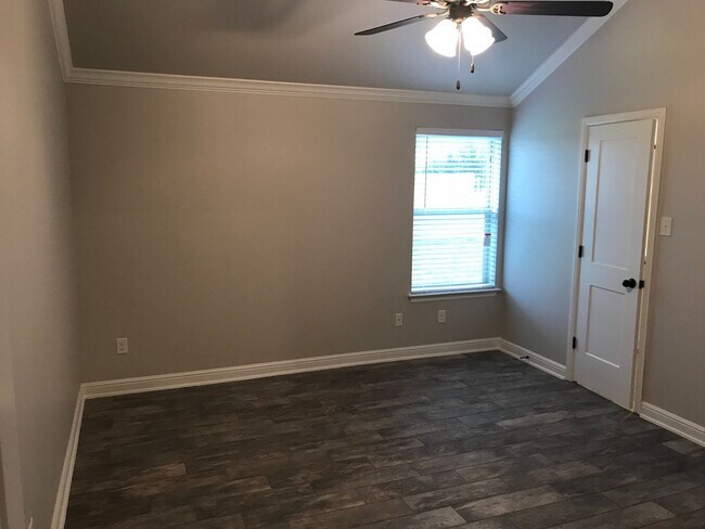 Building Photo - Charming 2 Bed / 2 Bath Duplex in Trimmier...