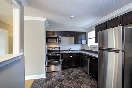 Building Photo - Completely Renovated 3 Bedroom 2 Bathroom ...