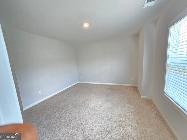 Building Photo - 121 Valimar Dr