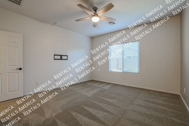 Building Photo - 5653 W Valor Way