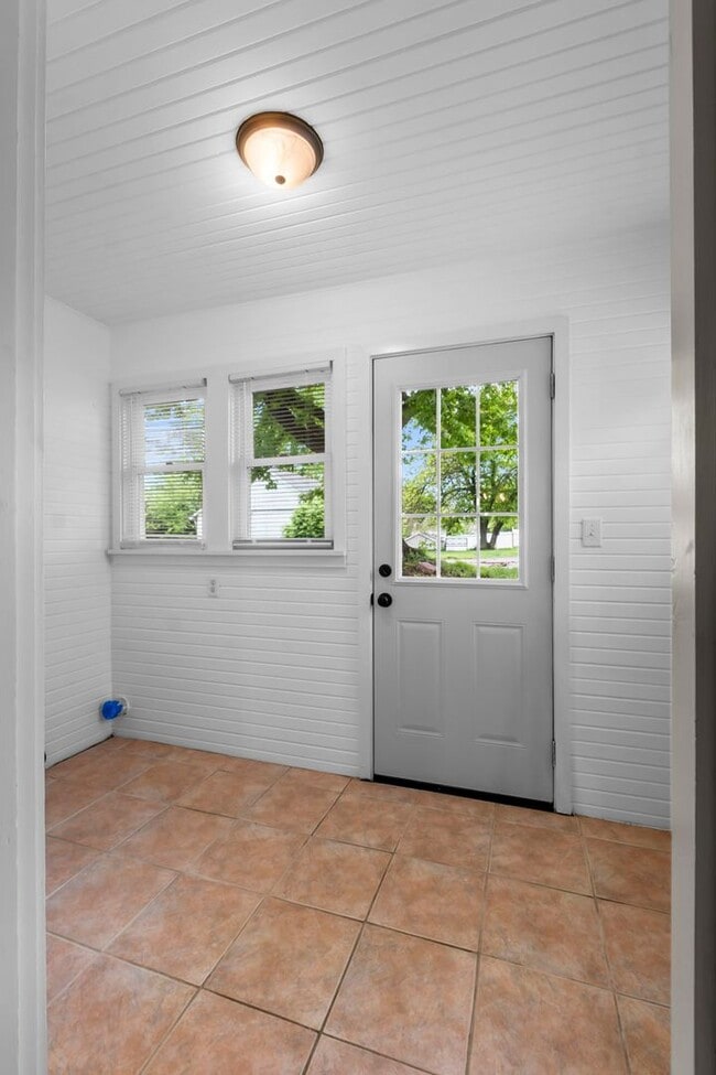 Building Photo - Charming Home in Jackson