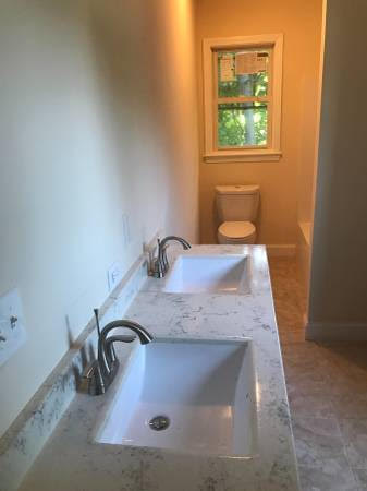 Bathroom 1 - 11 Richmond Ave