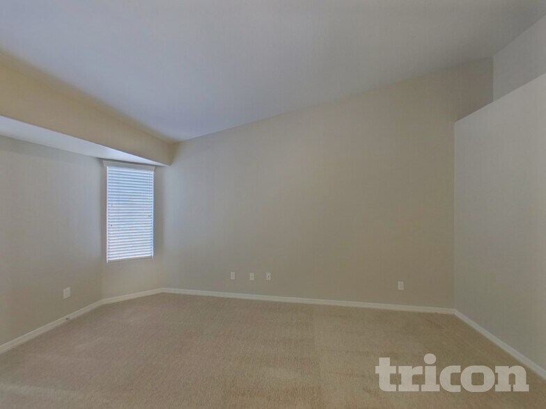 Building Photo - 43368 Palmen Dr