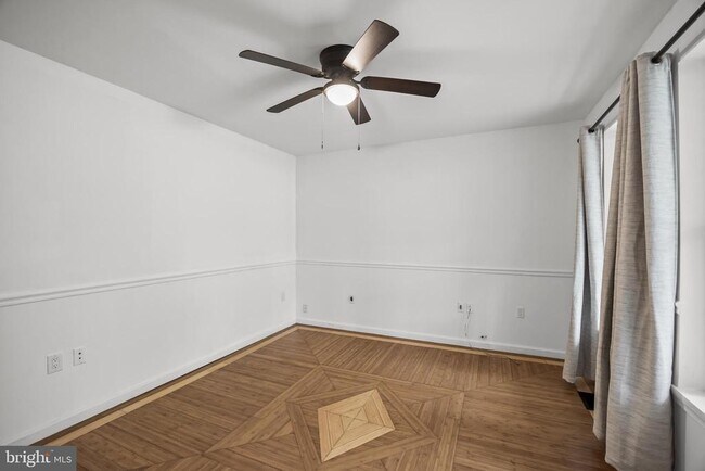 Building Photo - 109 6th Ave
