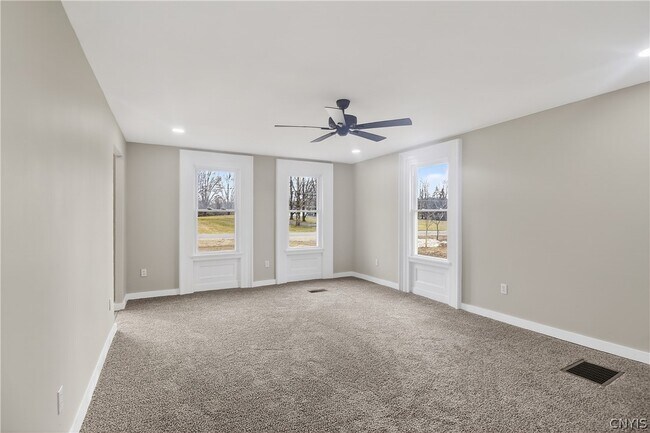 Building Photo - 6637 Dix Rd