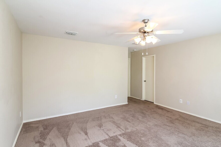 Building Photo - 1017 Maidenhair Ln