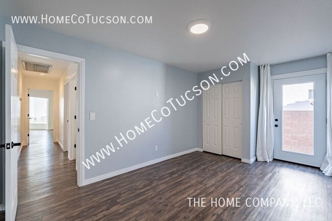 Building Photo - 2581 W Camino De La Joya