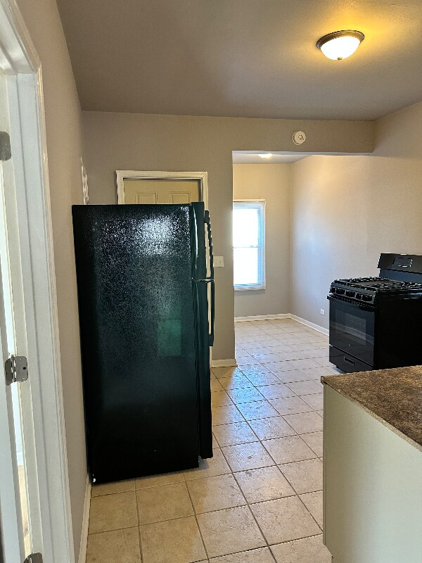 Building Photo - 2020 W 69th Pl