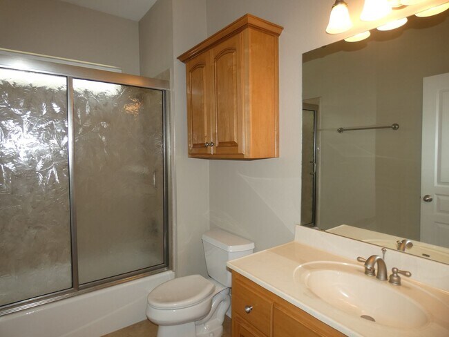 Building Photo - Marvelous Executive Pool Home in Hammersmith