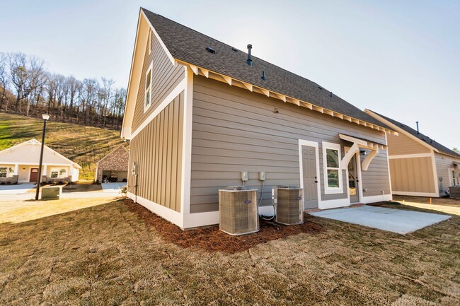 Building Photo - Single Family Home With Spacious Backyard