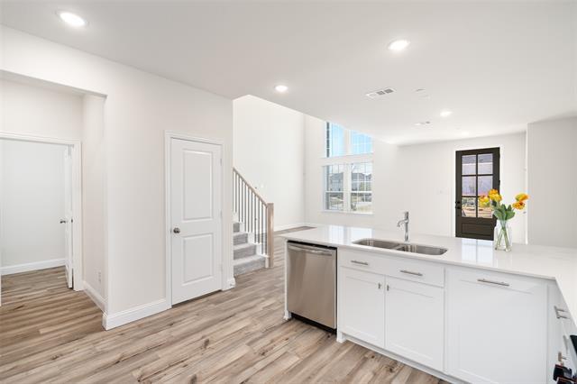 Building Photo - 8720 Samara St