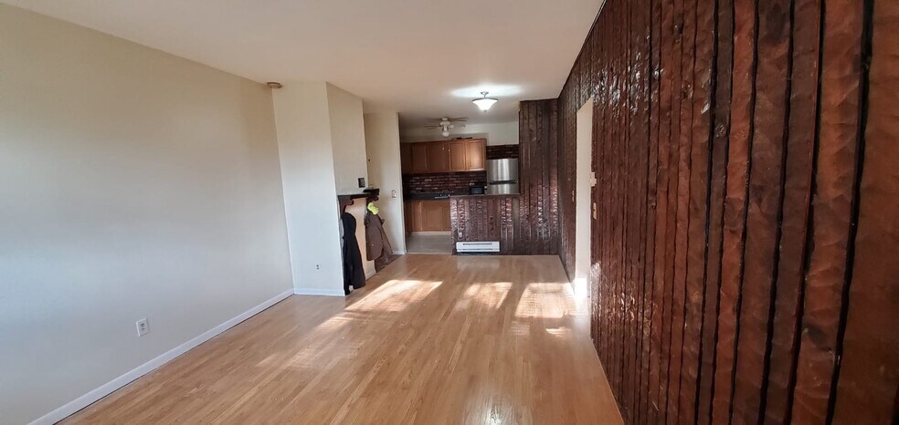 Building Photo - 60 Donna Dr