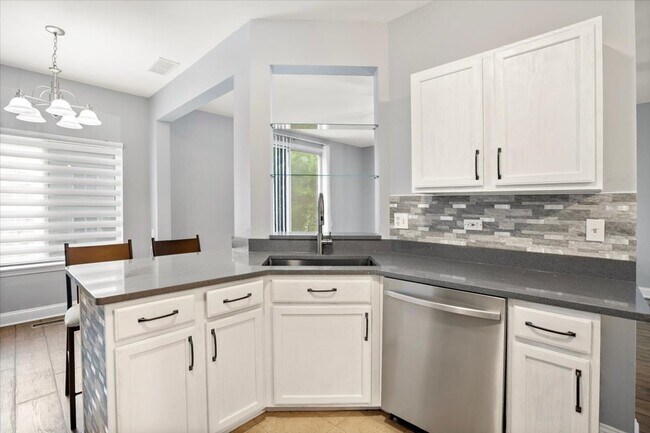 Building Photo - 1609 Spaulding Rd