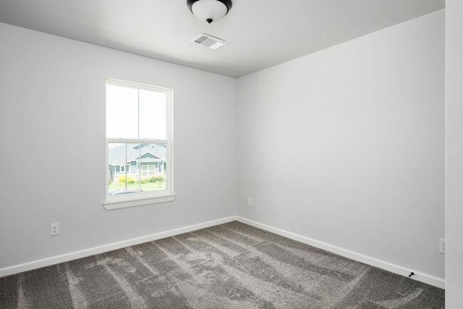 Building Photo - 800 Firefork Ave