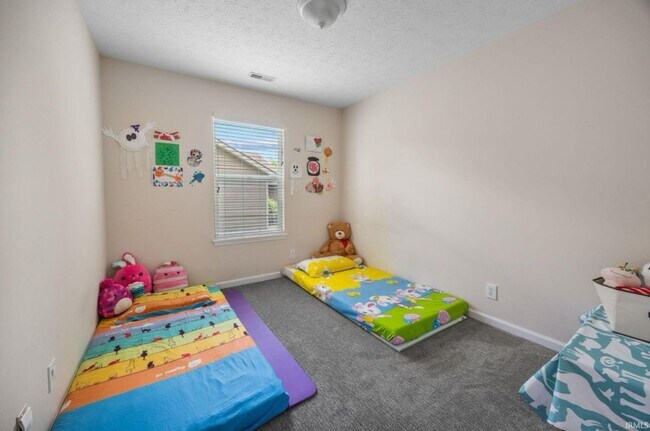 Building Photo - Charming 3BR Home with Sunroom Near Purdue University