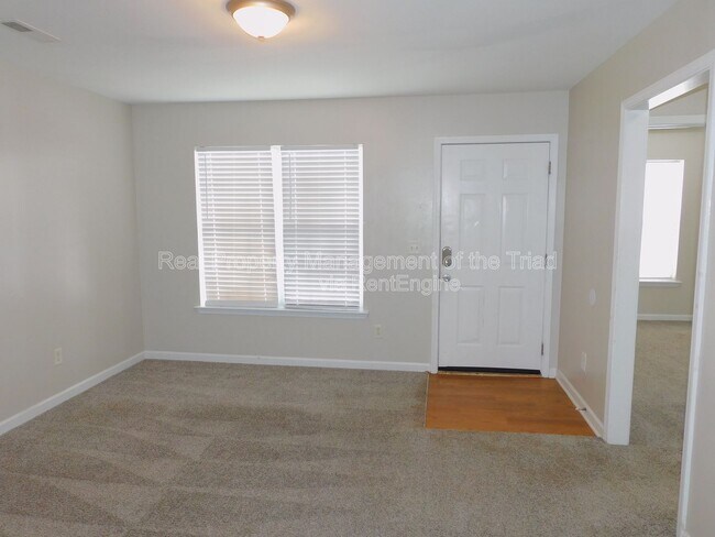 Building Photo - 3211 N O'Henry Blvd