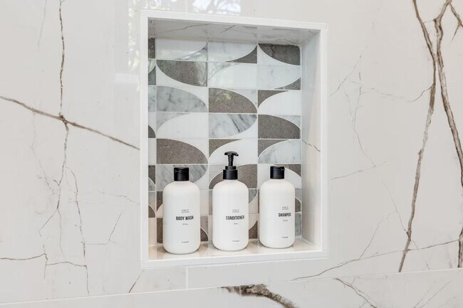 Building Photo - 115 110th Pl SE