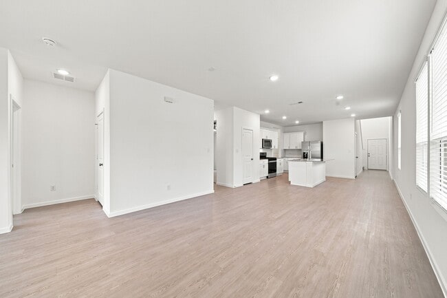 Building Photo - 618 Amber Fls Dr