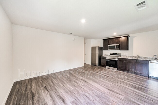 Building Photo - 220 44th St