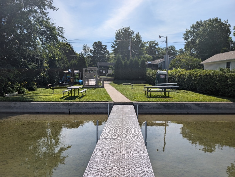 Building Photo - 605 Vincent Rd