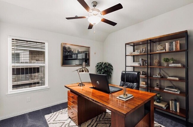 Building Photo - 4420 Mimic Dr