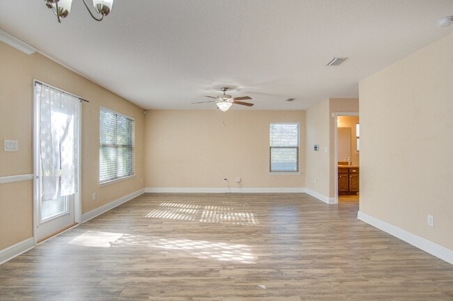 Building Photo - Modern 4BR/3BA Home Near NAS Pensacola – $500 Off Deposit for Qualified Active Duty Military – Pr...