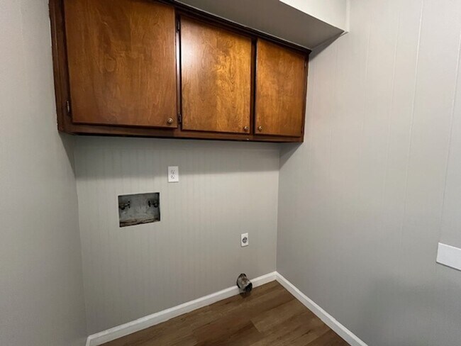 Building Photo - Renovated 3 Bedroom 1.5 Bath Home for Rent!
