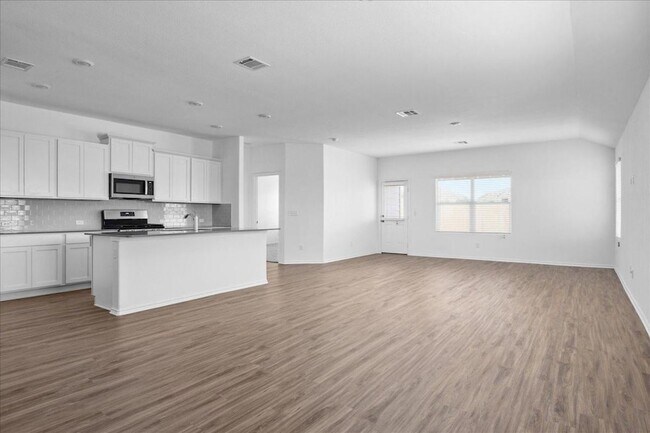 Building Photo - 404 Escondido Cir