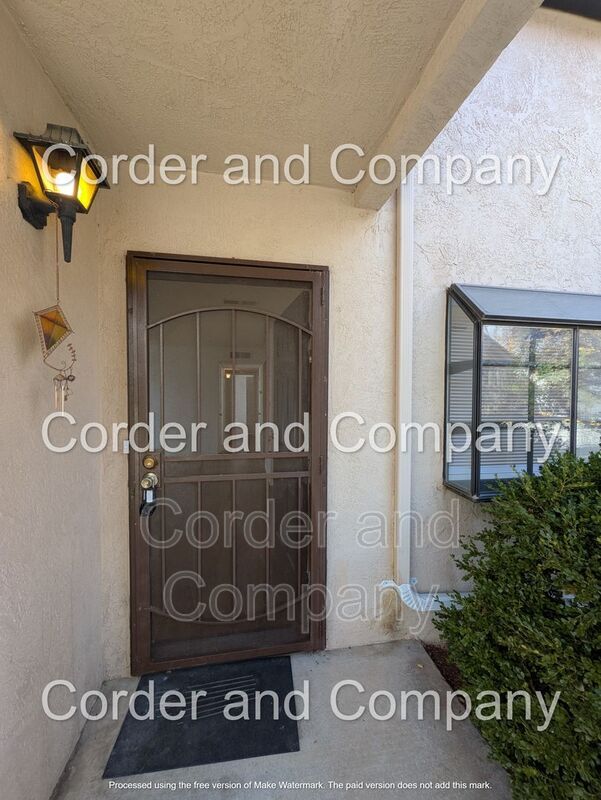 Building Photo - 6065 McKinney Dr NE