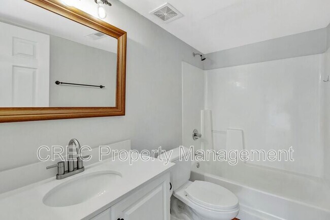 Building Photo - 1411 Oaklanding Rd