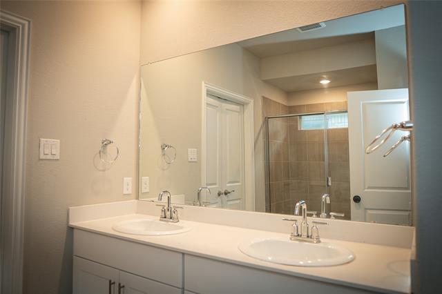 Building Photo - 3016 Renaissance Dr