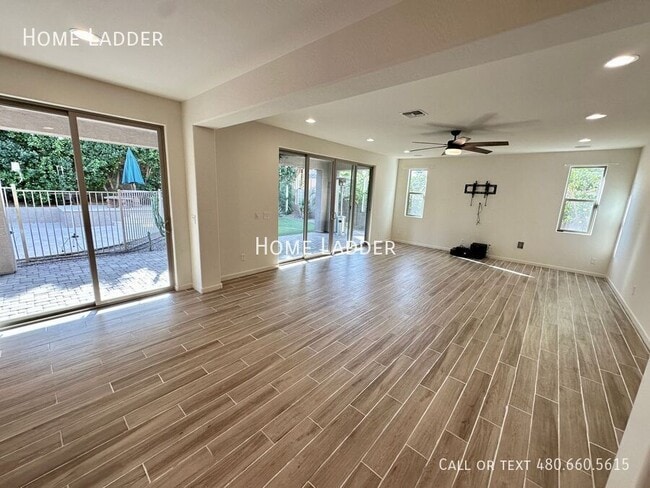 Building Photo - 3133 N Loma Vista