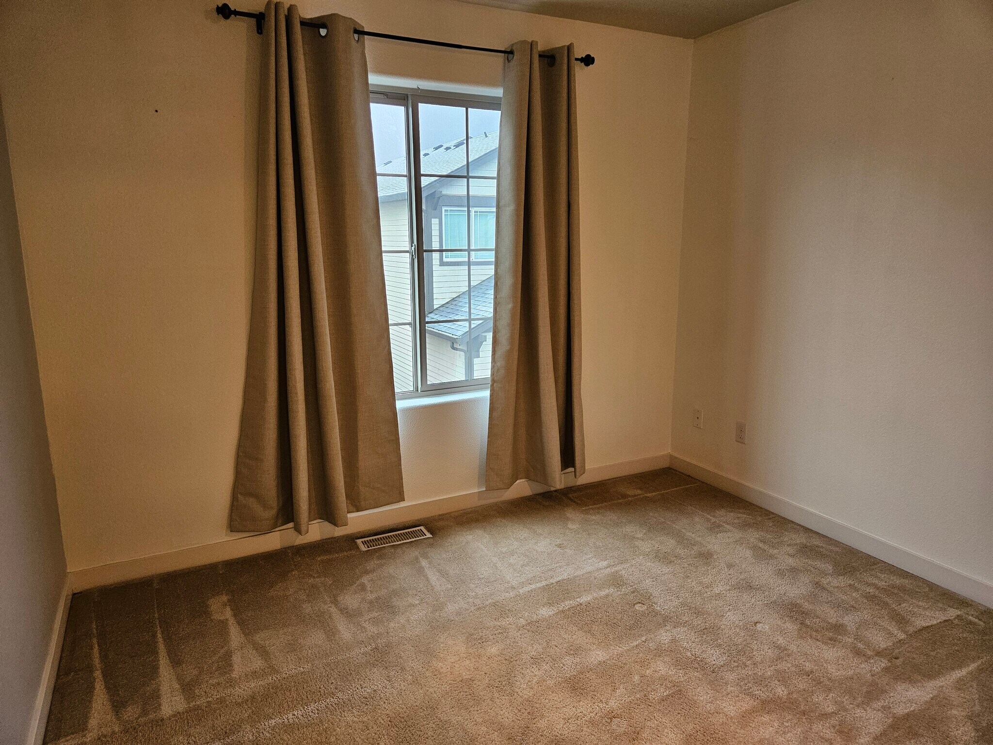 Building Photo - 11516 SW Berlin Ave