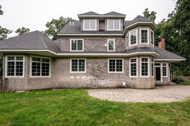 Building Photo - 61 Norwood Farms Rd