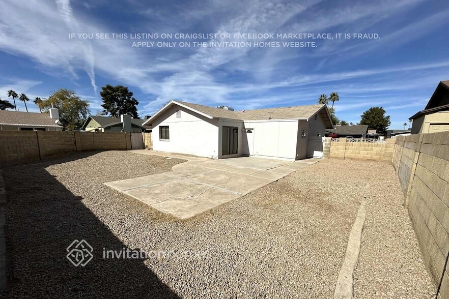 Building Photo - 1915 E Colgate Dr