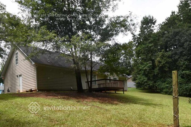 Building Photo - 210 Lakefront Dr