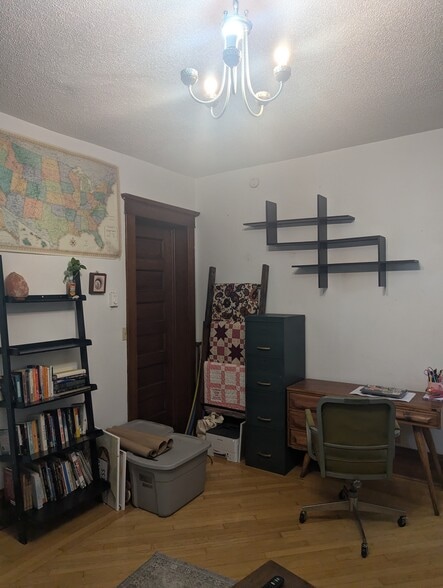 Building Photo - 303 Eddy Ct S