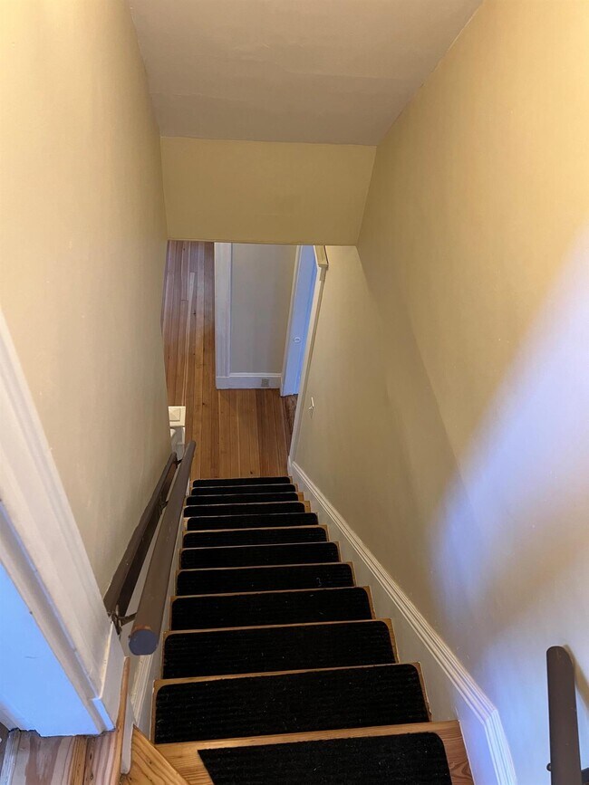 Building Photo - 200 Larch Rd