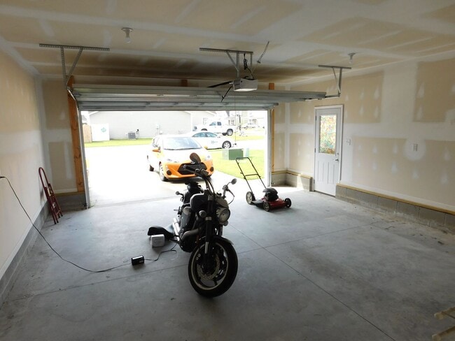 Building Photo - 500 Odham Ln