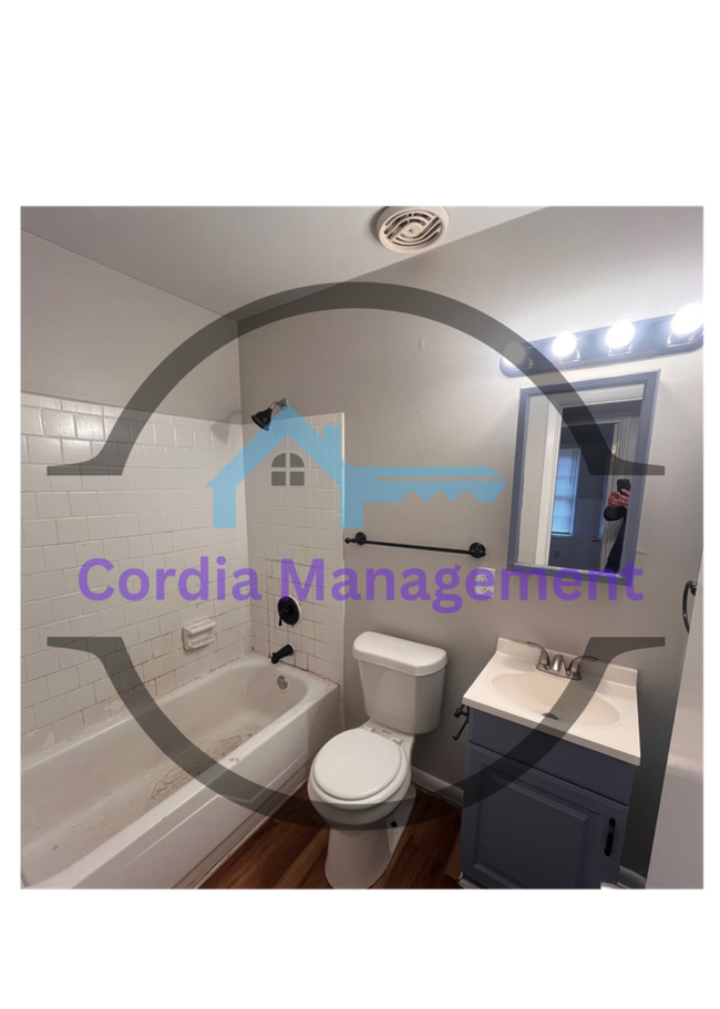 Building Photo - MOVE IN SPECIAL - HALF OFF 1ST AND 2ND MONTHS RENT - 3 bedroom Great All electric home in Riverdale!