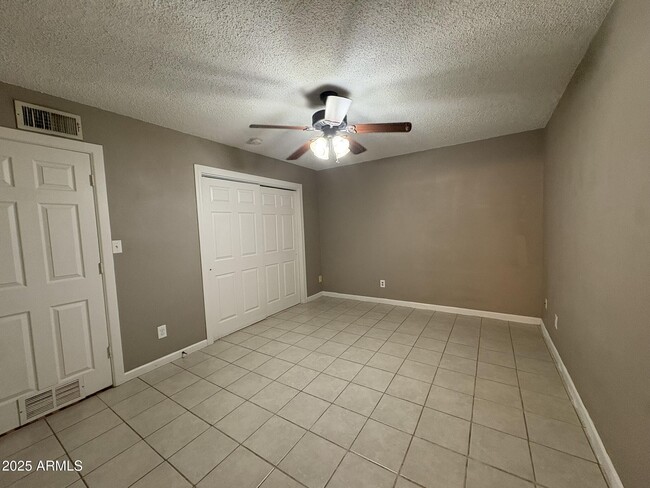 Building Photo - 2735 W Tuckey Ln
