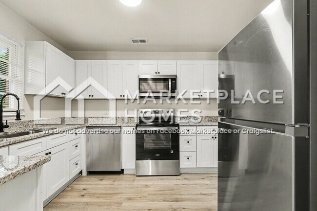 Building Photo - 3713 Stanford Cir