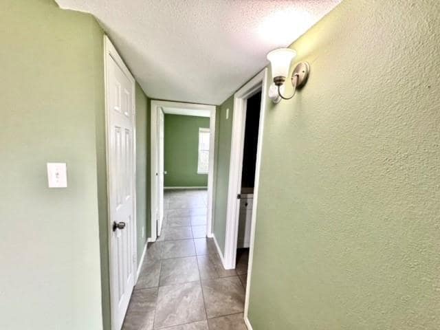 Building Photo - 94 N Shirley Ln