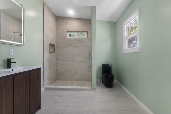 Building Photo - 271 Cator Ave