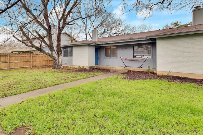 Building Photo - 2203 E Stassney Ln